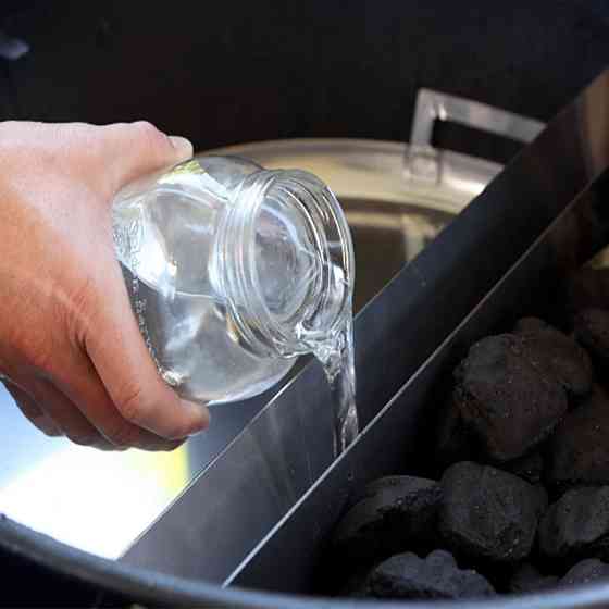 Піддон планча нерж. з конт. для води Slow and Sear Drip ’N Divide для вугільних грилів 57 см SNS-DND-22 Код: 013155 Рівне