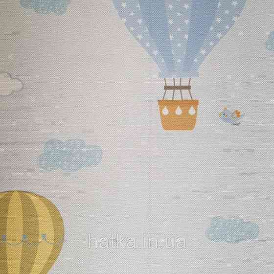 Шпалери вінілові на флізеліні AdaWall Ada Kids метрові дитячі повітряні кулі хмарки веселка на блакитному Київ