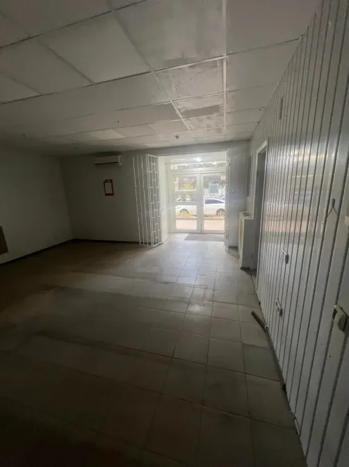 Приміщення на червоній лінії з окремим входом, була Аптека. Ідеально під магазин\послуги, зручний підїзд, гарний автомобільний трафік. Дніпро - фото 2