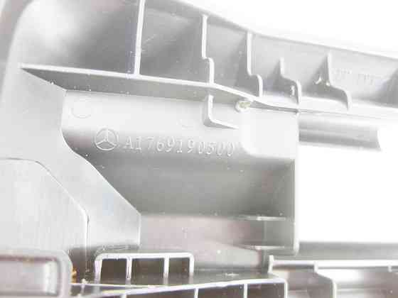 Mercedes-Benz  A1769190500 9H68 Накладка санки переднього лівого сидіння спереду внутрішня CLA Shooting Brake X117 CLA C117 GLA X156 A-class W176 Одеса