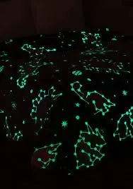 Флисовый полуторный плед 150х100, светящийся в темноте Динозавры серый Коломыя