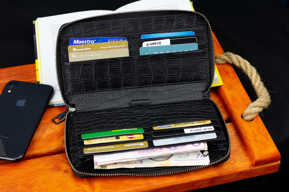 Чорний шкіряний гаманець-клатч з місцем для карток Київ - фото 10