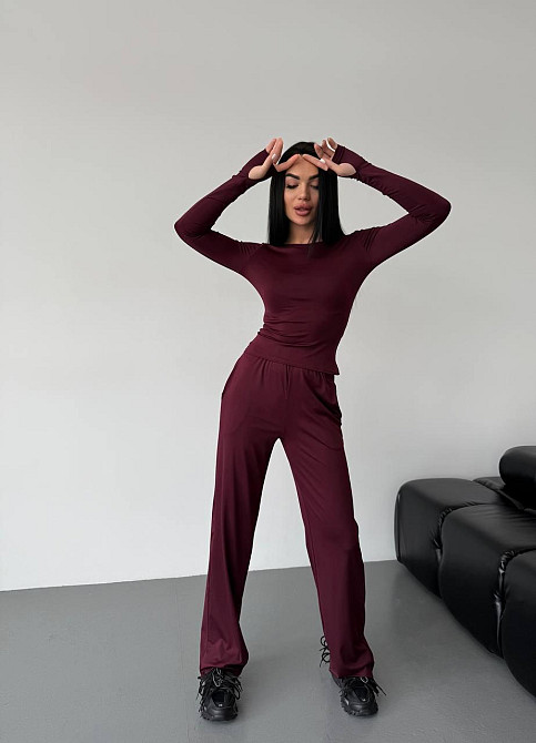 Женский базовый костюм тройка: лонгслив, футболка и штаны микродайвинг Бордо Одесса - изображение 3