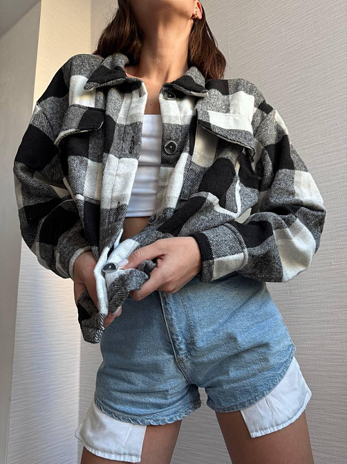 Жіноча тепла оверсайз сорочка в карту на ґудзиках кашемір Чорний Одеса - фото 8