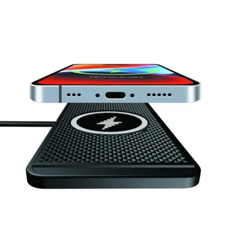 Силиконовый коврик в авто с быстрой беспроводной зарядкой Car Wireless Pad C1 15W Коломыя