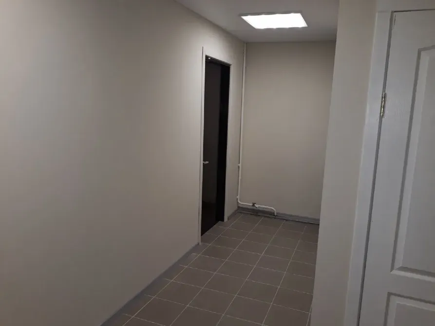 Продам приміщення з окремим входом. Будівельників 5а. Гарний ремонт- все як на фото, був "ОщадБанк". Дніпро - фото 10