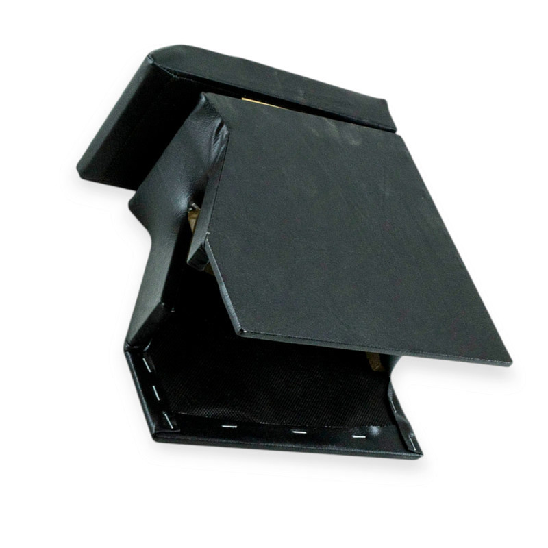 Подлокотник vw b4 черный с вышивкой (кожзам) Мукачево - изображение 1