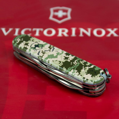 Ніж Victorinox Climber Army Піксель (1.3703.3_W3940p) Вінниця - фото 9