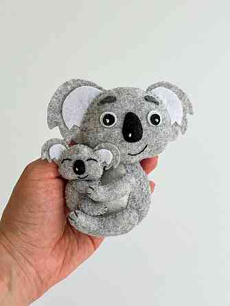 М’яка фетрова іграшка коала ручної роботи – безпечна розвиваюча іграшка Київ