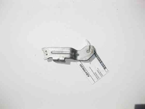 Mercedes-Benz  A2641590200 Металевий кронштейн для двигуна M264 R4 1.5 2.0л Одесса