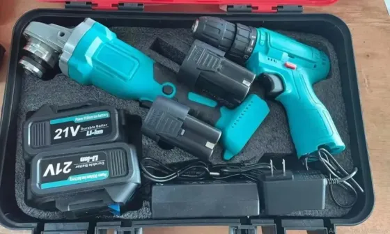 Набор аккумуляторных инструментов Болгарка AG24/125 и Шуруповерт 12 B Коломыя