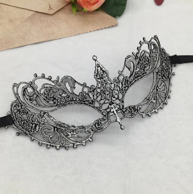 Маска на карнавал 20 на 7 см серебристый Киев - изображение 1