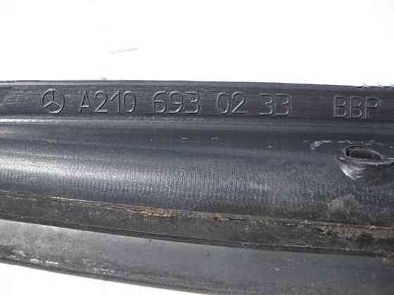 Mercedes-Benz  A2106930233 Накладка отвору багажника права E-Class W210 Одеса