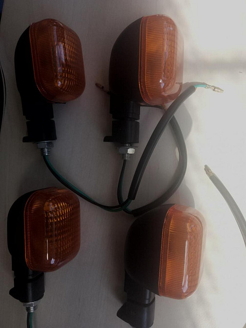 Повороти міні (4шт) прямокутні (чорні, жовте скло) Мукачево - фото 1