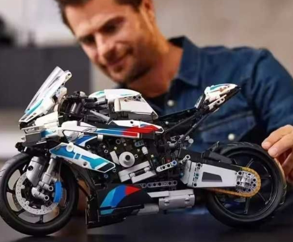 Конструктор Technic BMW M 1000 RR Техникс БМВ мотоцикл, 1920 деталей Киев - изображение 5