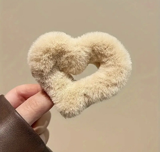 Шпилька крабік із хутра 