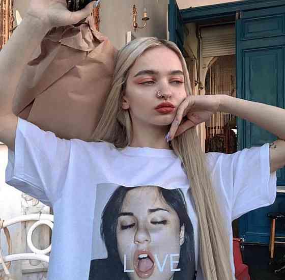 Белая женская футболка с рисунком LOVE Черновцы