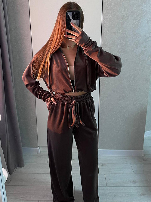 Женский повседневный костюм из качественного велюра двойка Шоколад Одесса - изображение 9