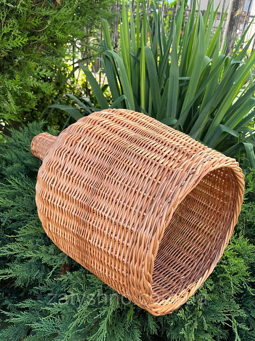 Люстра плетеная высокая в кафе Киев - изображение 4