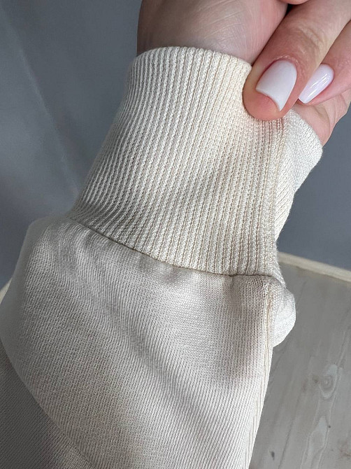 Свитшот женский My city 8054 удлиненный с воротничком разрезы по бокам оверсайз 48 , молочний, 48 Киев - изображение 16