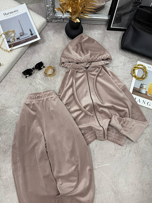 Женский повседневный велюровый костюм двойка: кофта и штаны Бежевый, 46/48 Одесса - изображение 6