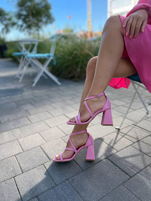 LIRIO Стильні босоніжки жіночі рожеві з натуральної шкіри літні на стійких підборах LIRIO L0195 Коломыя - изображение 8