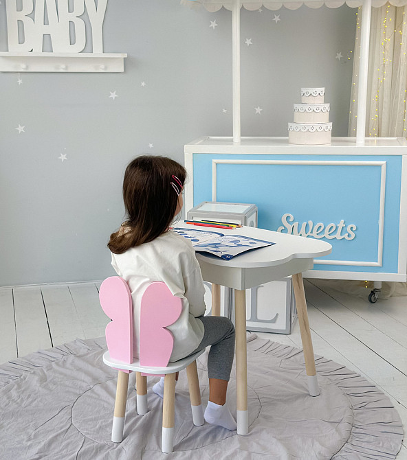 Столик хмаринка з нішею 54х68х50 і стільчик метелик 26х26х24, стіл та стілець в дитячу, білий з рожевим Кам'янське - фото 3