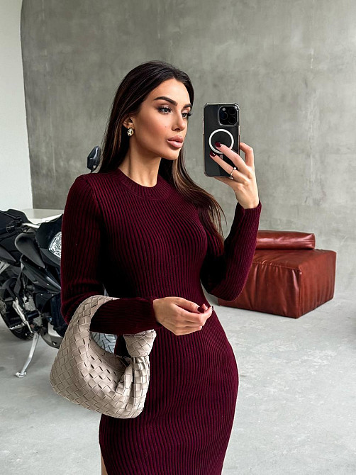 Женское романтическое вязаное платье в длине меди двойная вязка акрил+шерсть Бордо Одесса - изображение 5