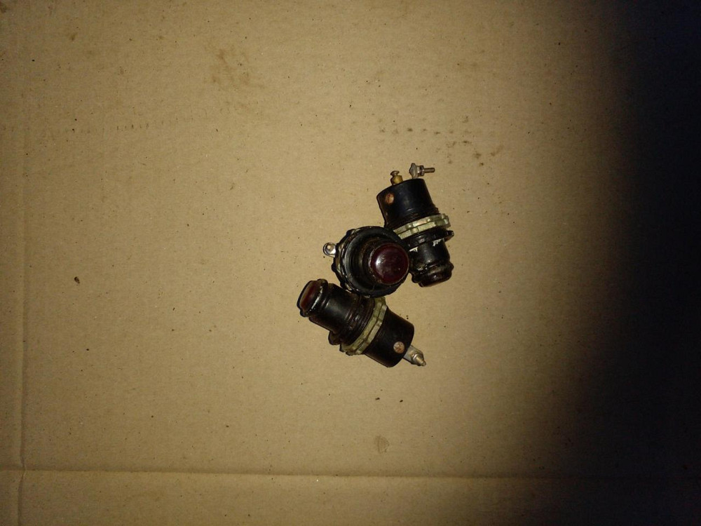 Лампа контрольна (оченят). СССР. Харків - фото 1