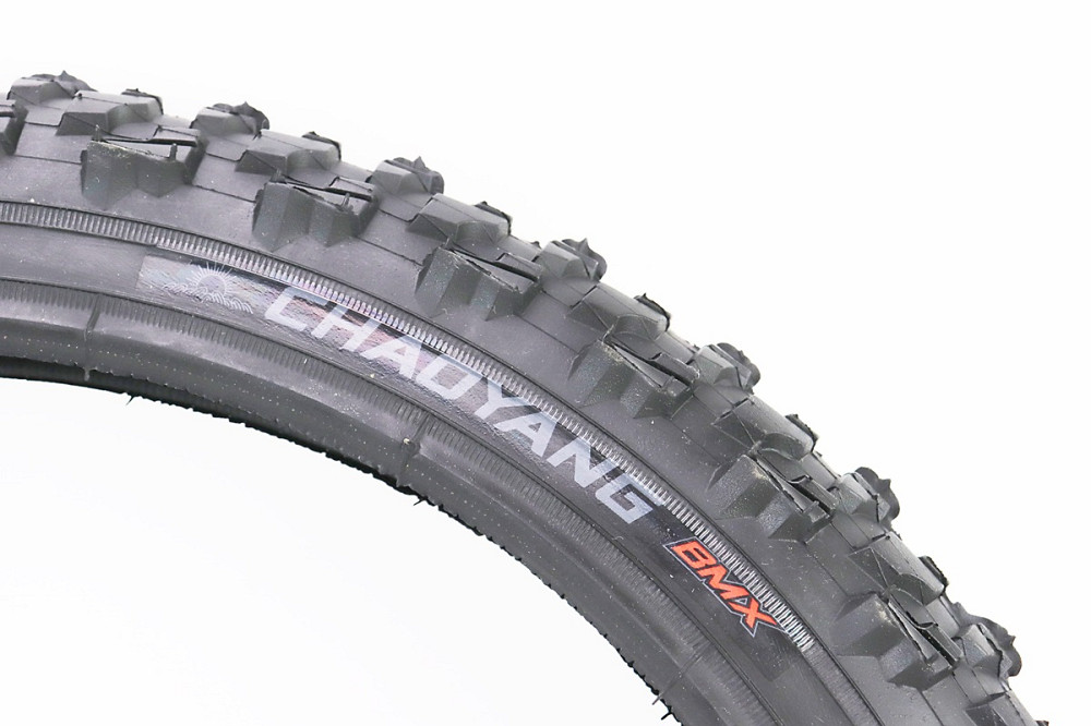 Шина 18"x1,75 (47-355) шипована H-525 Киев - изображение 3