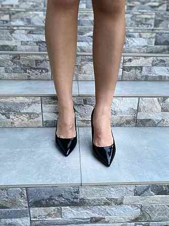 Comer Туфлі жіночі COMER чорні еко-лак каблук 8.5 см 37р. ( ) Коломыя