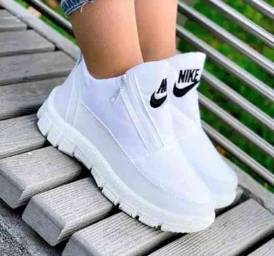 Зимові жіночі Кросівки Nike на Хуху Білі Снікерси Найк Дутики (розміри: 36,37) Дніпро