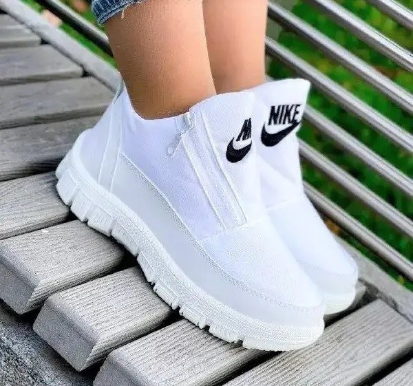 Зимові жіночі Кросівки Nike на Хуху Білі Снікерси Найк Дутики (розміри: 36,37) Дніпро - фото 1