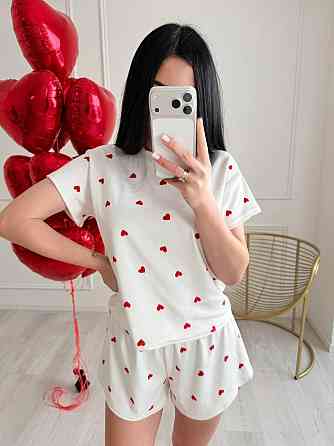 Женская стильная домашняя пижама с велюром Молочный Одесса