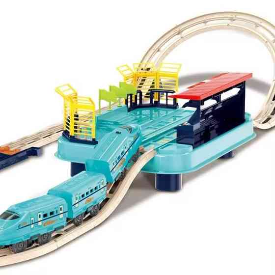 Железная дорога с скоросным поездом на батарейках CJ-4000544 Каменец-Подольский