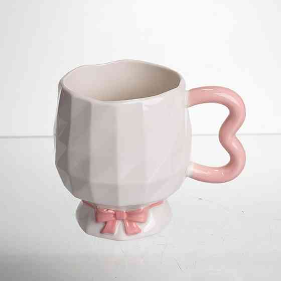 Yiwu Чашка порцелянова на ніжці 400 (мл) оригінальна кружка на подарунок чашка для чаю та кави Коломыя