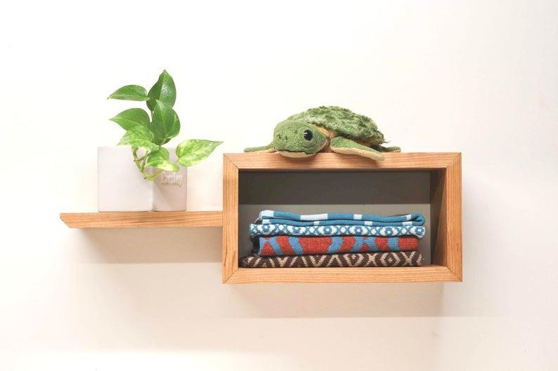 Настенная полка 