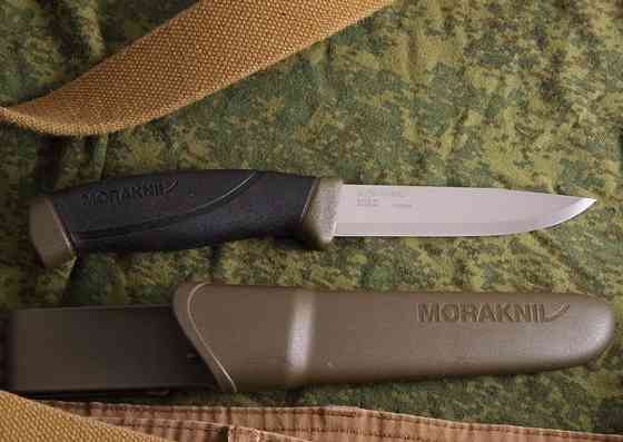 Туристичний Ніж з чохлом Morakniv "Companion" Olive (11863) Вуглецева сталь Нововолинськ