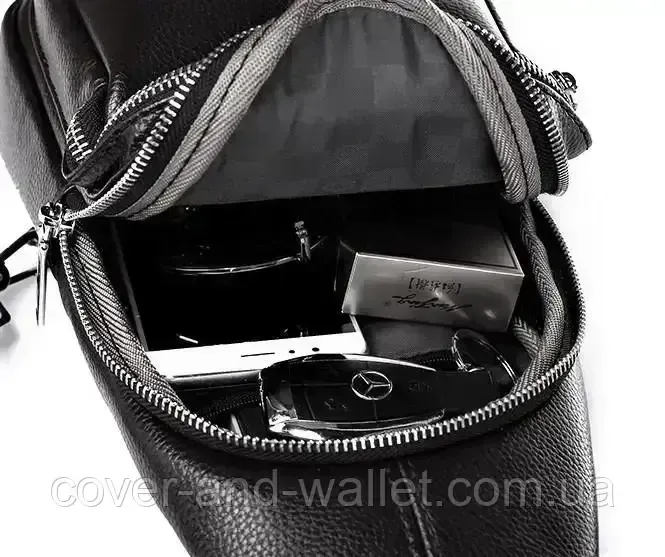 Удобная мужская сумка-слинг из фактурной кожи черного цвета Puos Киев - изображение 5