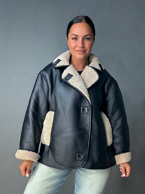 Дублянка жіноча Aftf Basic 242 з бежевим хутром на ґудзиках чорна, чорний, M Київ - фото 4