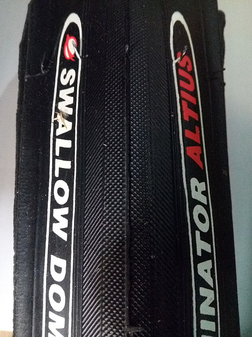 Велосипедная шина 28 (700 * 23C) (HS-025 Foldable-скрутка) -Индонезия Мукачево - изображение 1