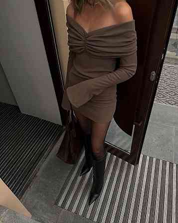 Жіноча сукня з щільного рубчика з спущеними плечами Одеса