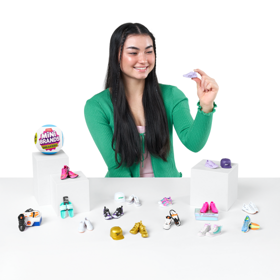 Игровой набор Zuru Mini Brands Sneakers Фигурки-сюрприз в ассортименте (77492GQ8) (6985077) Киев
