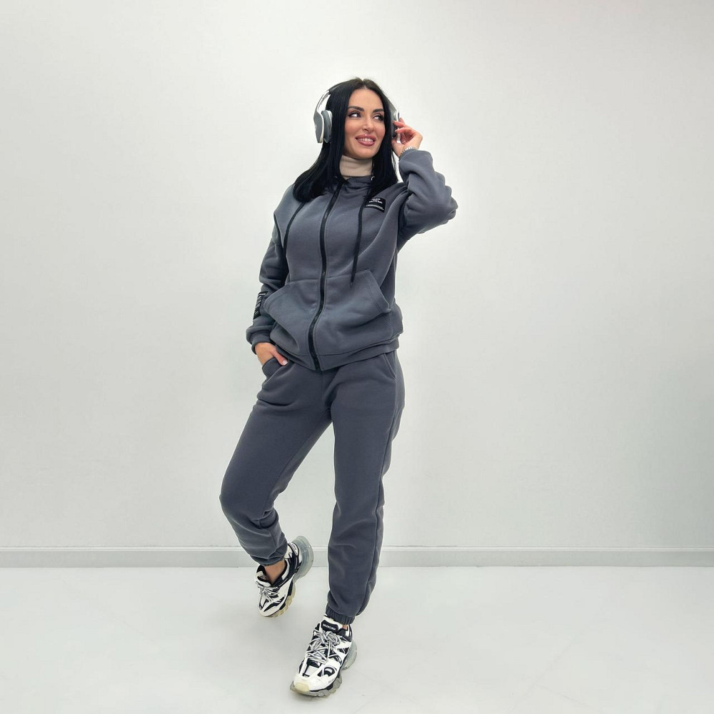 Жіночий спортивний костюм з нашивками "Walker" оптом | Норма Графіт, 42-44 Київ - фото 4