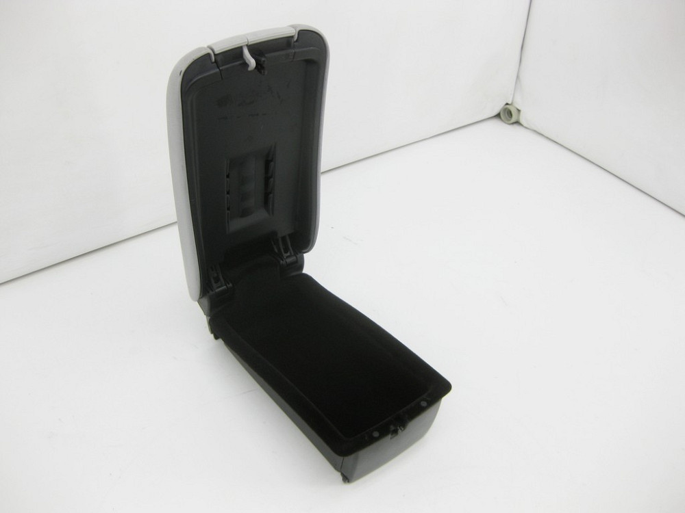 Mercedes-Benz  A2036802739 7G64 Кришка підлокітника центральної консолі сіра C-class W203 C-class S203 CL203 Sportcoupe CLC C203 Одеса - фото 6