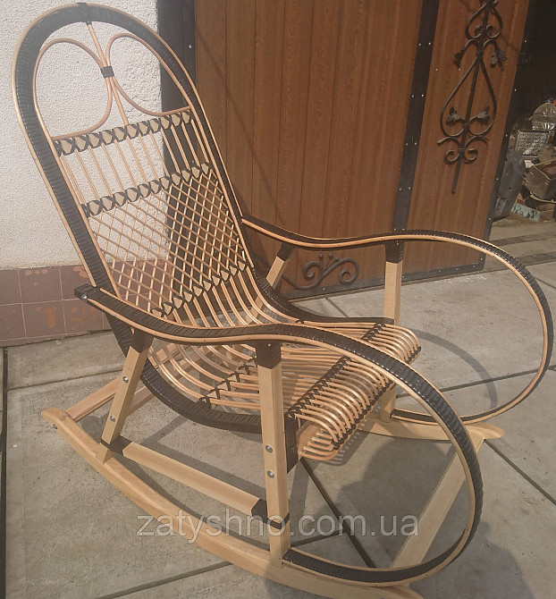 Плетеная качалка для дачи ротанговая Киев - изображение 1