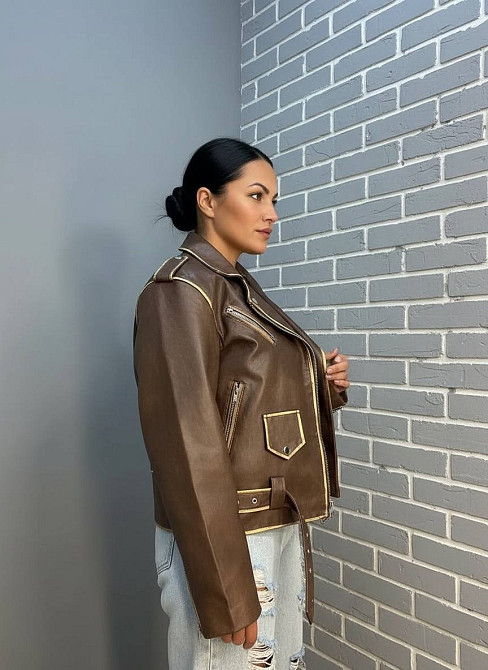 Куртка жіноча Aftf Basic 2456 косуха з екошкіри потерті шви коричнева, коричневий, S Київ - фото 18