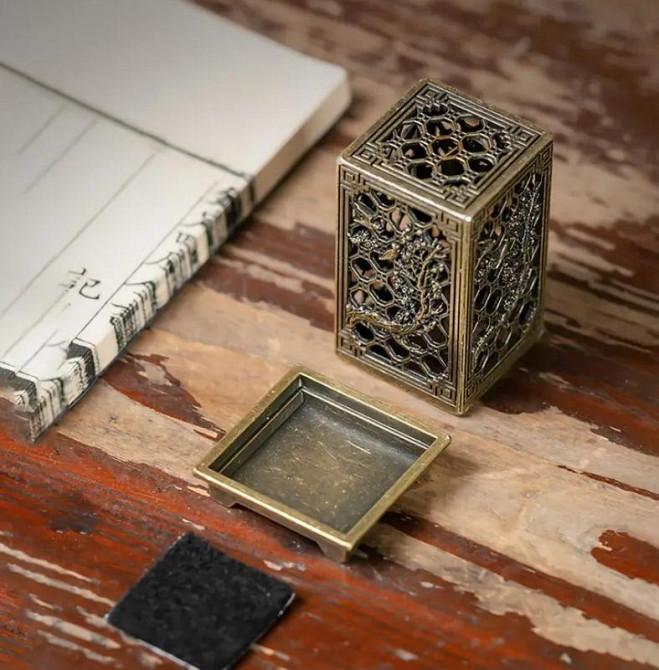 Изящный вертикальный держатель для благовоний 