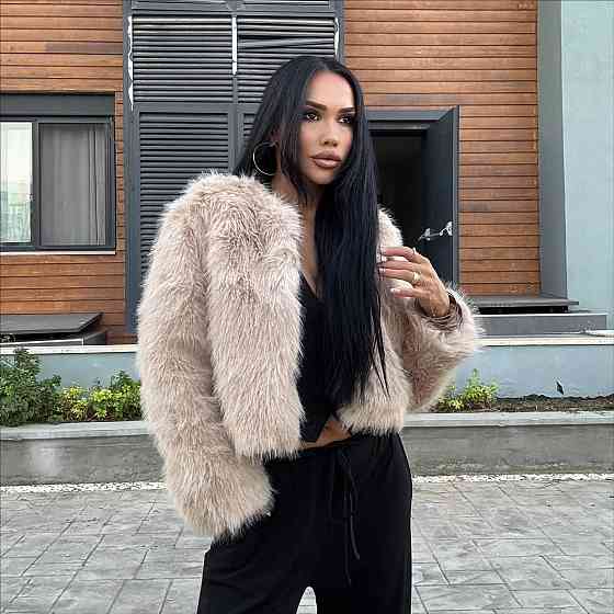 Женская укороченная оверсайз шуба без воротника искусственный мех Бежевий Одесса