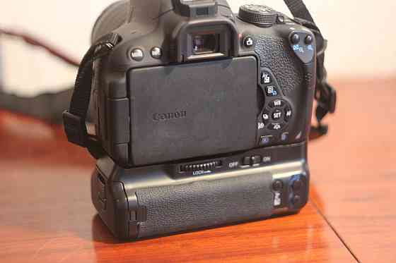 Батарейный блок Canon BG-E8 Киев